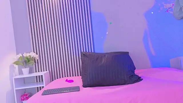 GysellHanson online show from April 26, 11:30 am