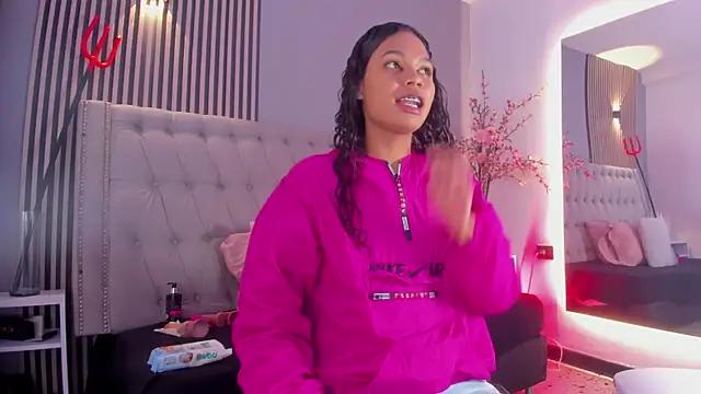 GysellHanson online show from October 18, 11:46 am