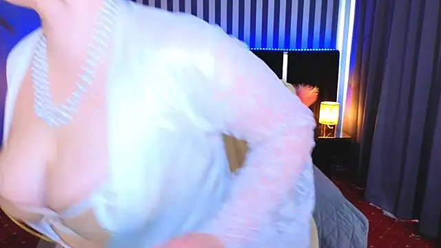 AfinaLin online show from April 21, 1:07 pm