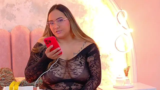 MiaLaurents online show from April 26, 4:21 am