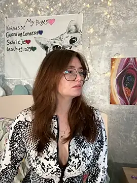 Snapshot of Sabrina_shells chatting on October 3, 10:42 am Sabrina shells online show from October 3, 10:42 am