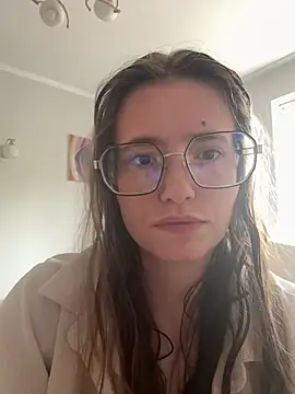 Sabrina shells online show from August 8, 9:28 am