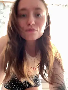 Snapshot of Sabrina_shells chatting on October 18, 12:19 pm Sabrina shells online show from October 18, 12:19 pm
