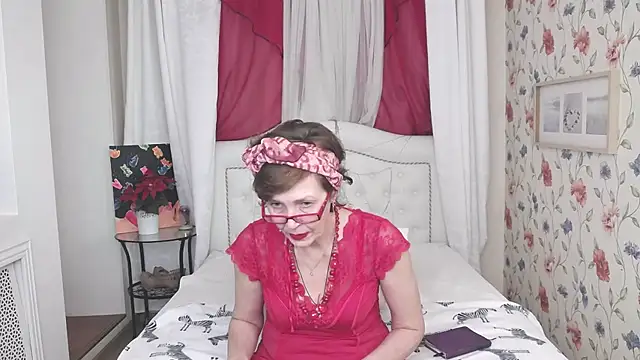 SilviaHart online show from September 30, 12:44 pm