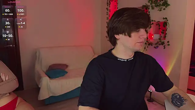 RobertAndLinela online show from April 25, 10:51 am