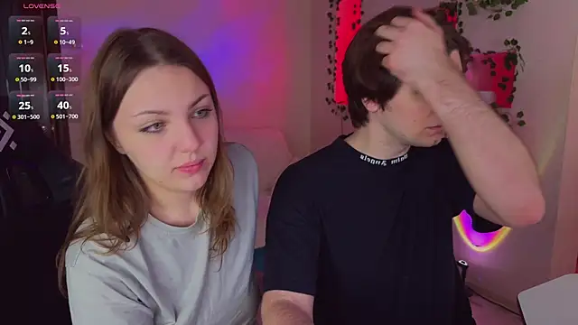 RobertAndLinela online show from April 26, 1:42 pm