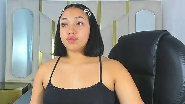 IsabellRodriguez18 online show from November 24, 4:58 am