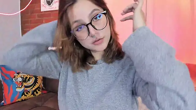 Snapshot of Hazelbrownn2000 chatting on October 20, 11:41 pm Hazelbrownn2000 online show from October 20, 11:41 pm