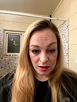 kAyLa gUrL online show from January 13, 7:03 am