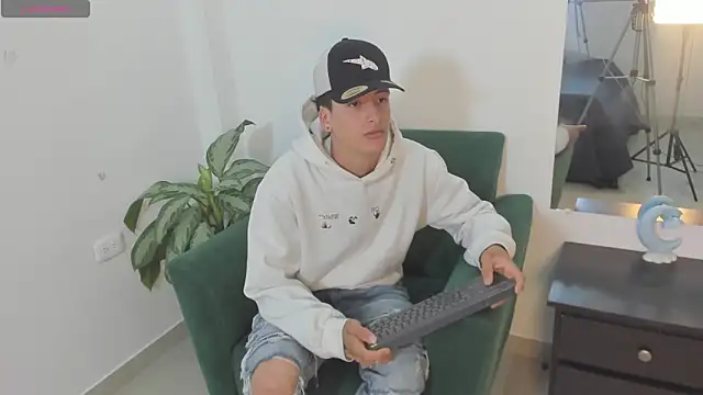 two milkyway online show from November 4, 12:21 pm