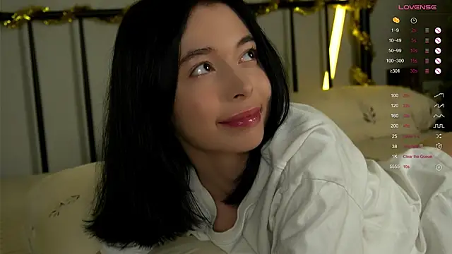 LittleOriana online show from December 19, 5:21 am