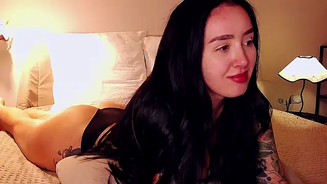 KimKhallifa online show from June 9, 6:18 pm