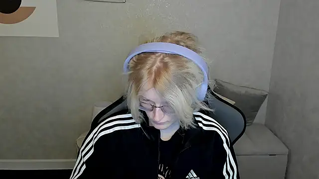 ElizabethHarpper online show from September 9, 1:05 am