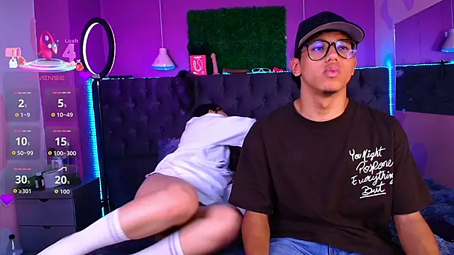 RyanPricee online show from April 21, 3:35 am