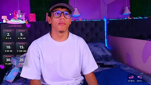 RyanPricee online show from April 27, 12:13 pm