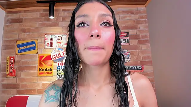 Snapshot of miss___evangeline chatting on October 3, 3:11 am miss evangeline online show from October 3, 3:11 am