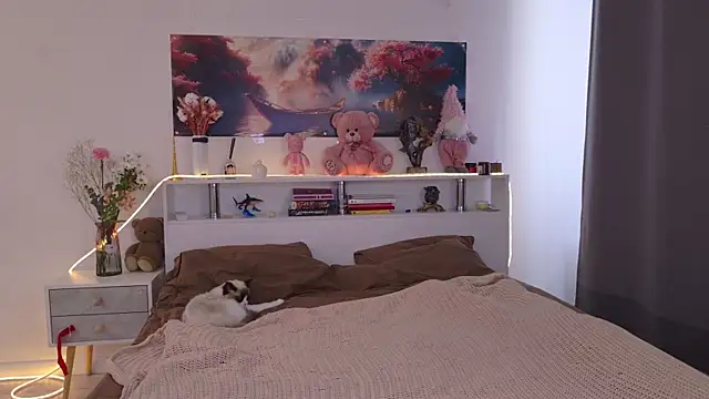 Nellie Medina online show from April 27, 9:17 am