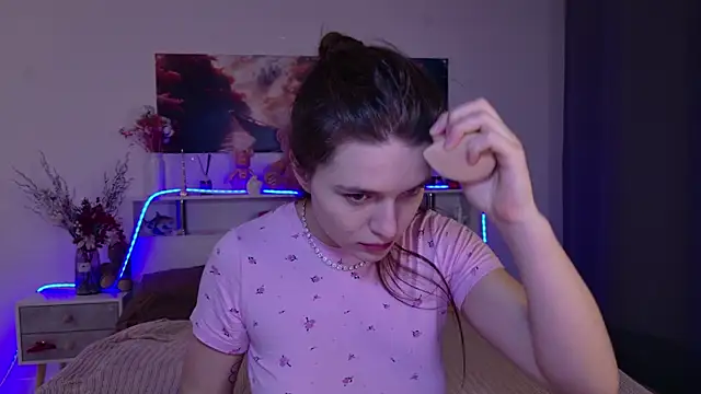 Nellie Medina online show from February 15, 3:22 pm