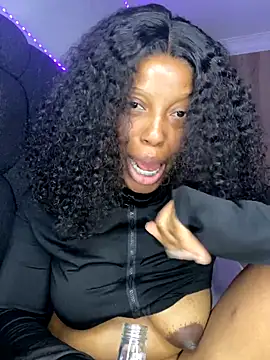 Snapshot of Diamondpussy97 chatting on October 7, 7:51 pm Diamondpussy97 online show from October 7, 7:51 pm