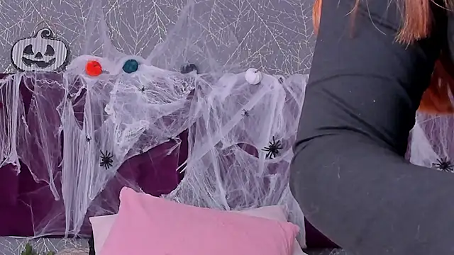 Snapshot of LiaCathaleya chatting on October 10, 8:36 pm LiaCathaleya online show from October 10, 8:36 pm