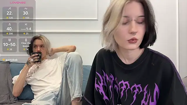 VeryRare TwinS online show from December 19, 4:37 am