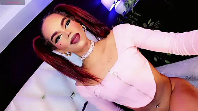 Diiva Smiith online show from April 24, 11:02 am