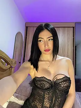 Maddy Jones online show from April 15, 2:01 am