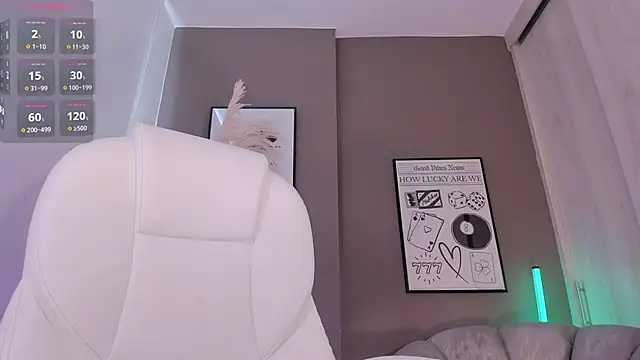 NiiaEvanss online show from February 4, 1:36 pm