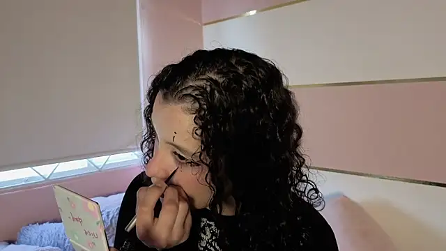 Charlotte  Miller online show from October 22, 12:10 pm