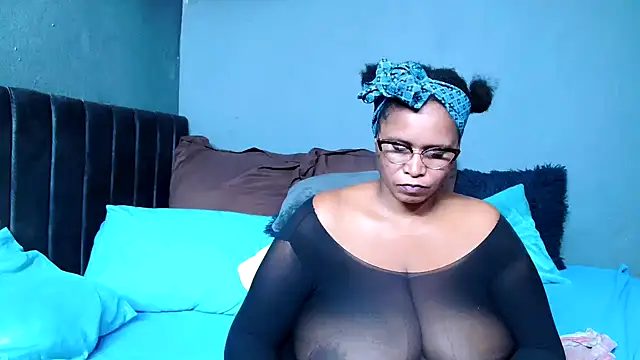 BustyBela42 online show from May 2, 8:45 pm