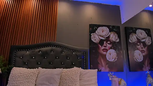 KimStone1 online show from April 19, 6:10 pm