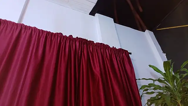 amabel zambrano online show from October 4, 12:00 pm