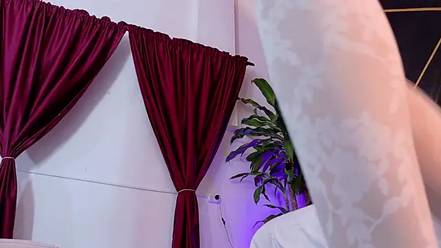 amabel zambrano online show from September 12, 2:02 pm