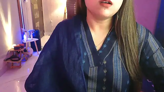 Mitikaa online show from April 16, 9:39 pm