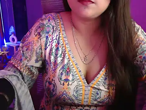 Snapshot of Mitikaa chatting on October 6, 2:01 pm Mitikaa online show from October 6, 2:01 pm
