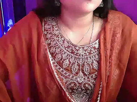 Snapshot of Mitikaa chatting on September 22, 3:10 pm Mitikaa online show from September 22, 3:10 pm
