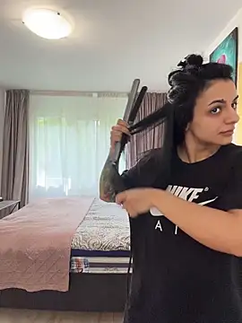 NNNoire online show from April 21, 6:42 am