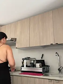 MilaRux online show from April 10, 6:25 pm