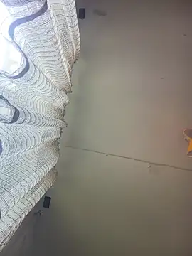 Lauren Amabel online show from April 27, 8:22 am