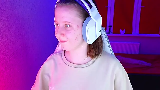 mon lola online show from November 14, 4:07 pm