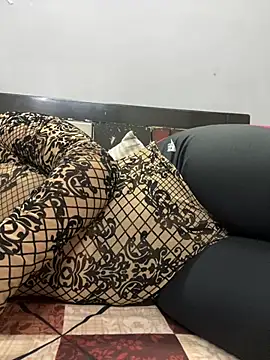 Red-Magic-25 online show from March 12, 6:27 am