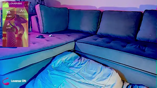 EmilyZoy online show from March 14, 7:42 am