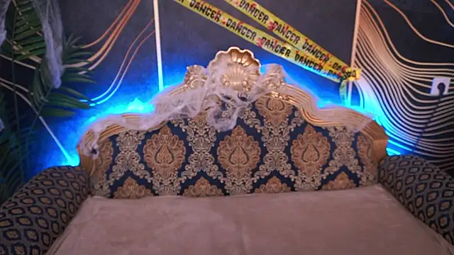 ArielGemme online show from October 22, 7:35 am