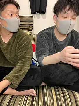 K0718 online show from March 7, 2:02 pm