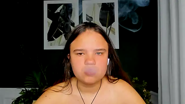 AdeleCruz online show from April 25, 1:41 pm