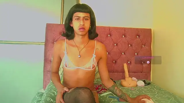 Naicollsxxx online show from April 2, 9:01 pm