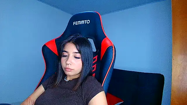 Rousse violett online show from November 4, 10:04 pm