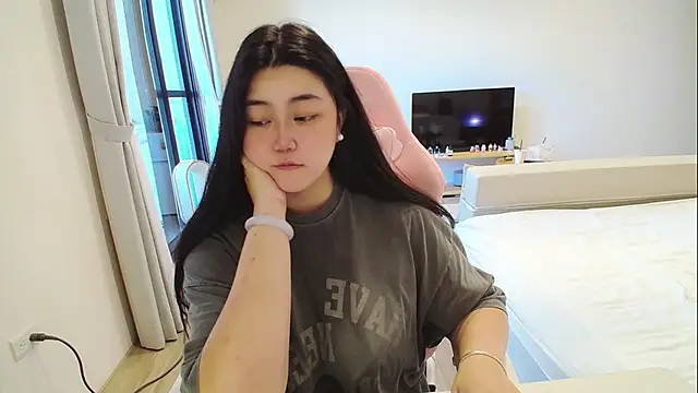 minnie9009 online show from April 26, 1:14 am