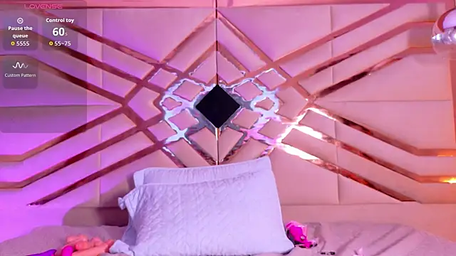 hotiergirl online show from November 20, 12:39 pm