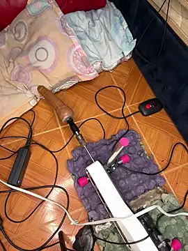 lunitasexy online show from April 13, 1:40 am